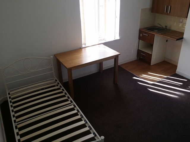 Image of 1 bedroom Studio flat to rent in Anderson Road Bearwood Smethwick B66 at Anderson Road  Smethwick, B66 4AR