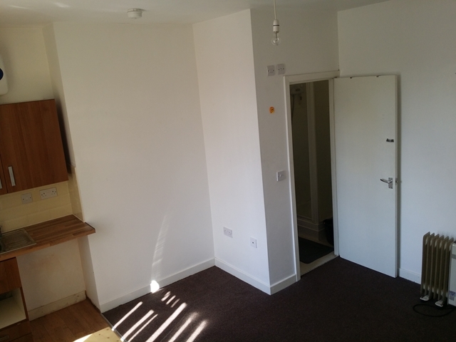  Image of 1 bedroom Studio flat to rent in Anderson Road Bearwood Smethwick B66 at Anderson Road  Smethwick, B66 4AR