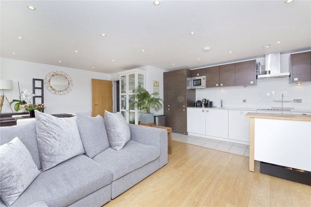  Image of 1 bedroom Flat for sale in Shepherdess Walk London N1 at 164 Shepherdess Walk London Hoxton, N1 7JL