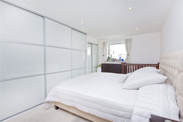  Image of 1 bedroom Flat for sale in Shepherdess Walk London N1 at 164 Shepherdess Walk London Hoxton, N1 7JL