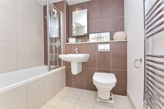  Image of 1 bedroom Flat for sale in Shepherdess Walk London N1 at 164 Shepherdess Walk London Hoxton, N1 7JL