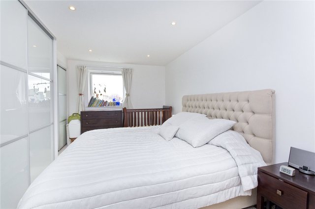  Image of 1 bedroom Flat for sale in Shepherdess Walk London N1 at 164 Shepherdess Walk London Hoxton, N1 7JL