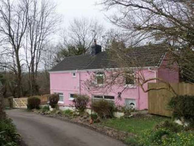  Image of 3 bedroom Property for sale in Mynachlog Road Pontyberem Llanelli SA15 at Pontyberem Llanelli, SA15 5EY
