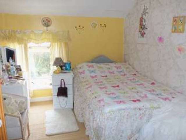  Image of 3 bedroom Property for sale in Mynachlog Road Pontyberem Llanelli SA15 at Pontyberem Llanelli, SA15 5EY