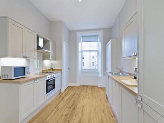  Image of 4 bedroom Flat to rent in Argyle Place Edinburgh EH9 at Argyle Place  Edinburgh, EH9 1JJ