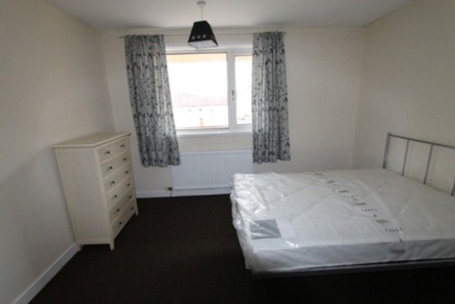  Image of 2 bedroom Flat to rent in Armadale Path Glasgow G31 at Dennistoun Glasgow Glasgow, G31 3HA