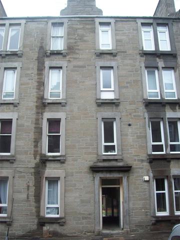  Image of 2 bedroom Flat to rent in Baldovan Terrace Dundee DD4 at Stobswell Dundee Dundee, DD4 6LS