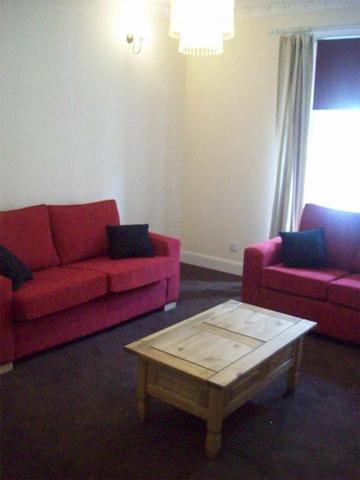  Image of 2 bedroom Flat to rent in Baldovan Terrace Dundee DD4 at Stobswell Dundee Dundee, DD4 6LS