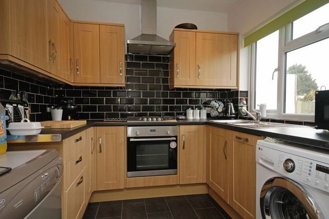  Image of 3 bedroom Semi-Detached house to rent in Barnfield Road Paignton TQ3 at Barnfield Road  Paignton, TQ3 2JT