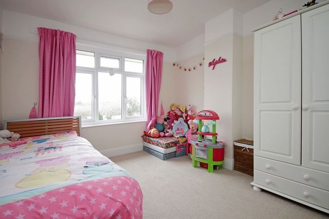  Image of 3 bedroom Semi-Detached house to rent in Barnfield Road Paignton TQ3 at Barnfield Road  Paignton, TQ3 2JT