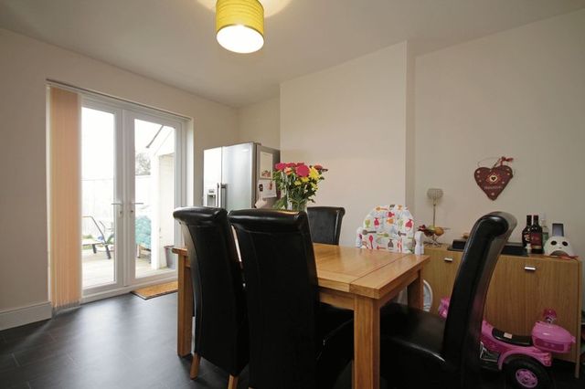  Image of 3 bedroom Semi-Detached house to rent in Barnfield Road Paignton TQ3 at Barnfield Road  Paignton, TQ3 2JT