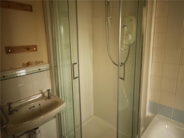  Image of 4 bedroom Semi-Detached house to rent in Barnshot Road Edinburgh EH13 at Colinton Edinburgh Edinburgh, EH13 0DH