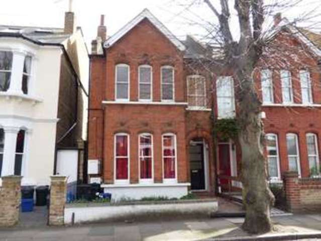  Image of 2 bedroom Flat to rent in Beaconsfield Road St Margarets Twickenham TW1 at Beaconsfield Road  East Twickenham, TW1 3HU