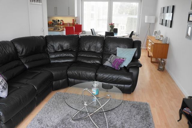  Image of 3 bedroom Flat for sale in Lingwood Close Chilworth Southampton SO16 at Lingwood Close  Southampton, SO16 7GF
