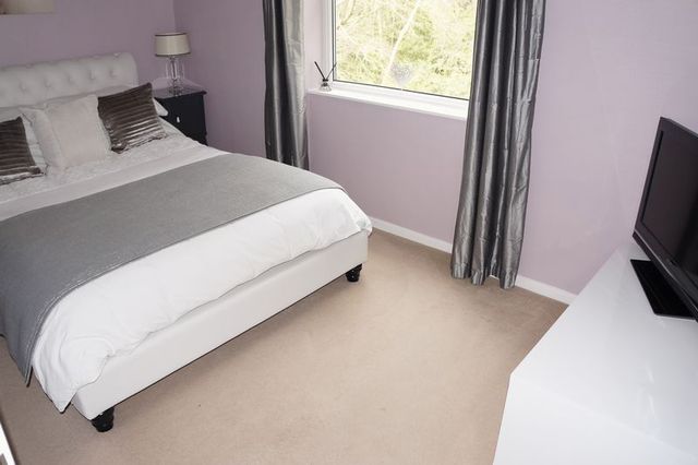  Image of 3 bedroom Flat for sale in Lingwood Close Chilworth Southampton SO16 at Lingwood Close  Southampton, SO16 7GF