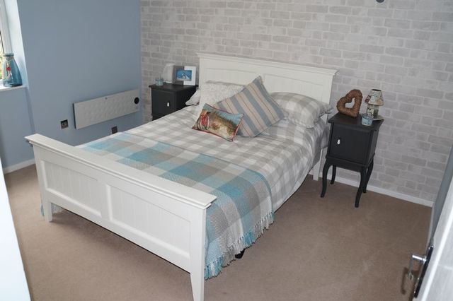  Image of 3 bedroom Flat for sale in Lingwood Close Chilworth Southampton SO16 at Lingwood Close  Southampton, SO16 7GF