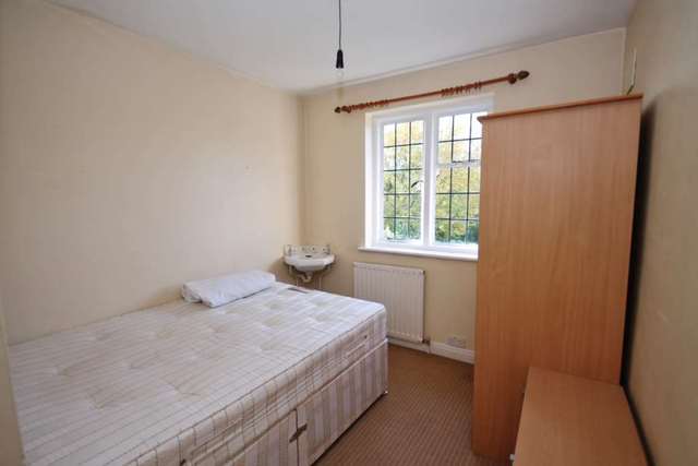  Image of 4 bedroom Semi-Detached house to rent in Beechcroft Avenue New Malden KT3 at Beechcroft Avenue  New Malden, KT3 3EG