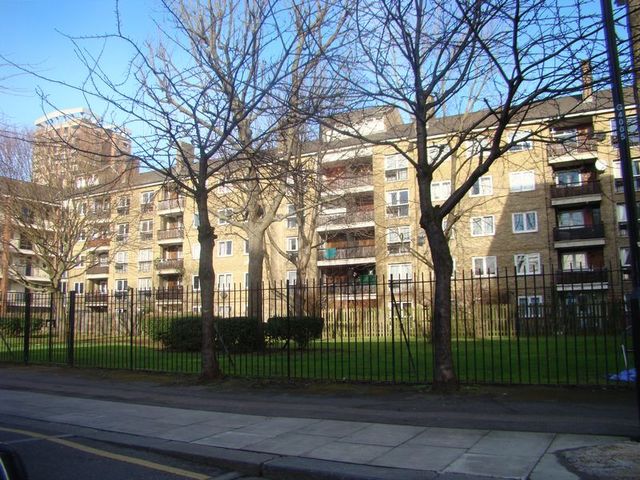  Image of 3 bedroom Flat to rent in Wellington Row London E2 at Wellington Row  London, E2 7BA