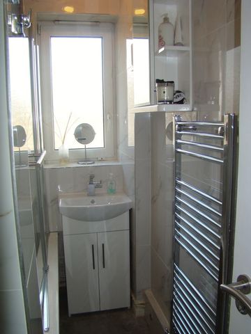  Image of 3 bedroom Flat to rent in Wellington Row London E2 at Wellington Row  London, E2 7BA
