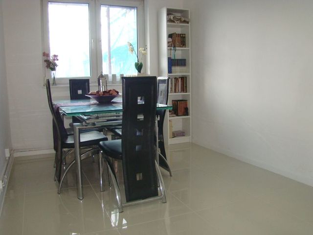  Image of 3 bedroom Flat to rent in Wellington Row London E2 at Wellington Row  London, E2 7BA