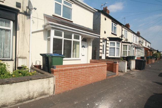  Image of 3 bedroom Terraced house to rent in Birmingham Road Oldbury B69 at Birmingham Road  Oldbury, B69 4EQ