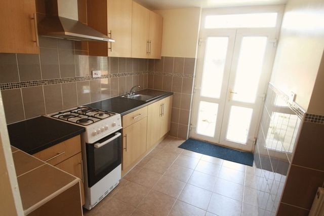  Image of 3 bedroom Terraced house to rent in Birmingham Road Oldbury B69 at Birmingham Road  Oldbury, B69 4EQ