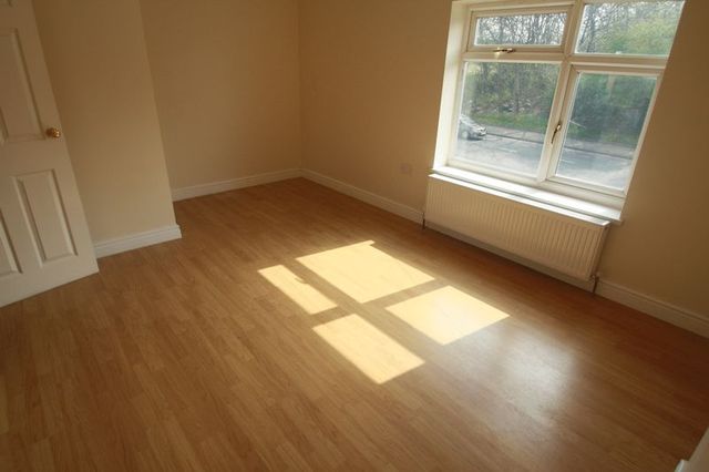  Image of 3 bedroom Terraced house to rent in Birmingham Road Oldbury B69 at Birmingham Road  Oldbury, B69 4EQ