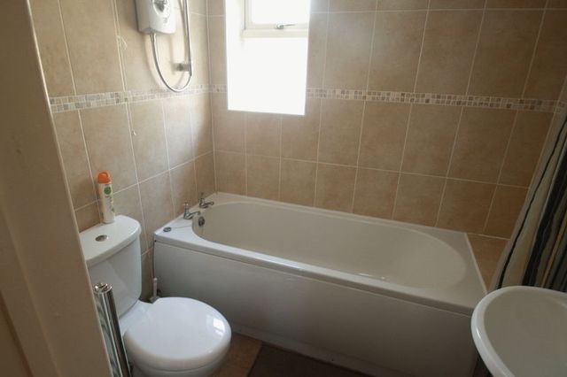  Image of 3 bedroom Terraced house to rent in Birmingham Road Oldbury B69 at Birmingham Road  Oldbury, B69 4EQ
