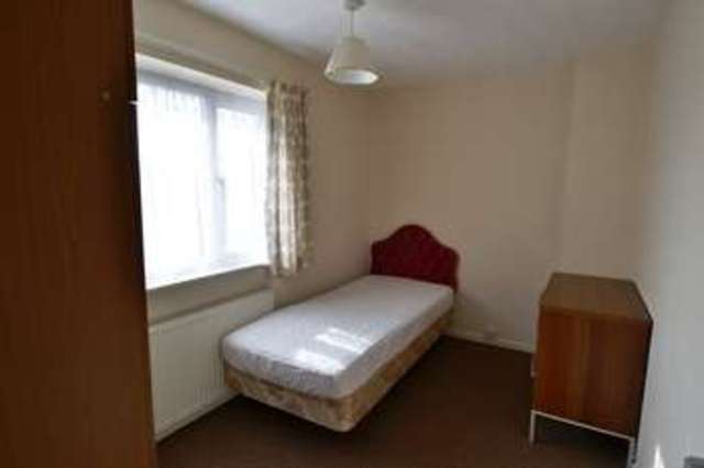  Image of 3 bedroom Terraced house to rent in Black Haynes Road Northfield Birmingham B29 at Black Haynes Road Selly Oak BIRMINGHAM, B29 4QZ