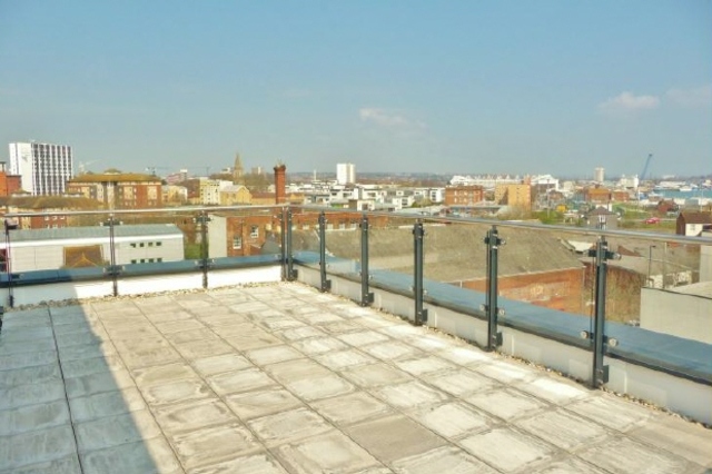  Image of 2 bedroom Flat to rent in Ocean Way Southampton SO14 at Admiral Quay Ocean Way Hampshire, SO14 3LN