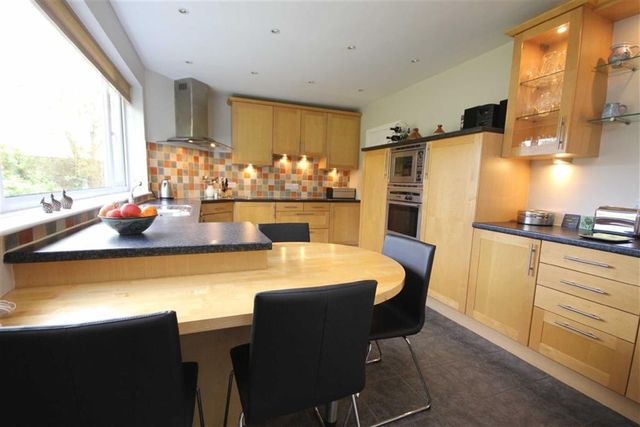  Image of 6 bedroom Property for sale in Bowling Green Way Rochdale OL11 at Bowling Green Way Bamford Bamford, OL11 5QQ