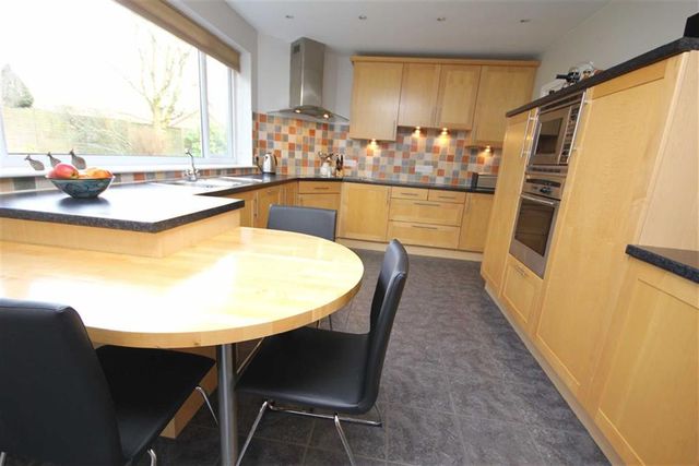  Image of 6 bedroom Property for sale in Bowling Green Way Rochdale OL11 at Bowling Green Way Bamford Bamford, OL11 5QQ