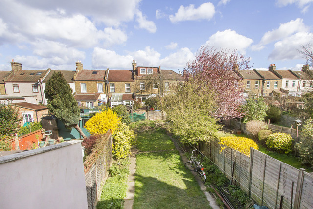  Image of 3 bedroom Terraced house to rent in Braidwood Road London SE6 at Braidwood Road Catford London, SE6 1QU