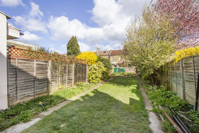  Image of 3 bedroom Terraced house to rent in Braidwood Road London SE6 at Braidwood Road Catford London, SE6 1QU