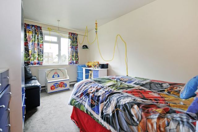  Image of 2 bedroom Flat for sale in Broadwater Street East Broadwater Worthing BN14 at Broadwater Street East  Worthing, BN14 9AQ
