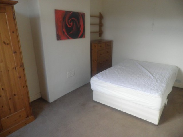 Image of 3 bedroom Terraced house to rent in Broomfield Road Headingley Leeds LS6 at Broomfield Road  Leeds, LS6 3DE