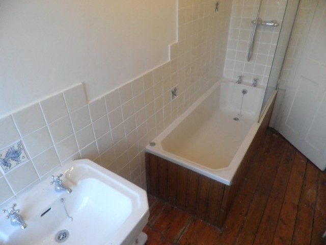 Image of 3 bedroom Terraced house to rent in Broomfield Road Headingley Leeds LS6 at Broomfield Road  Leeds, LS6 3DE