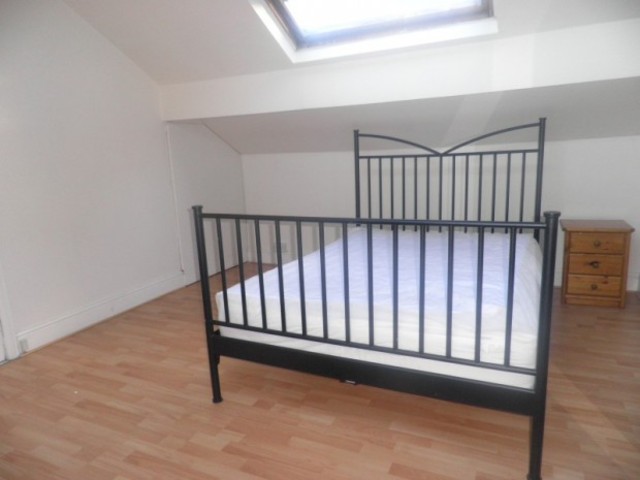  Image of 3 bedroom Terraced house to rent in Broomfield Road Headingley Leeds LS6 at Broomfield Road  Leeds, LS6 3DE