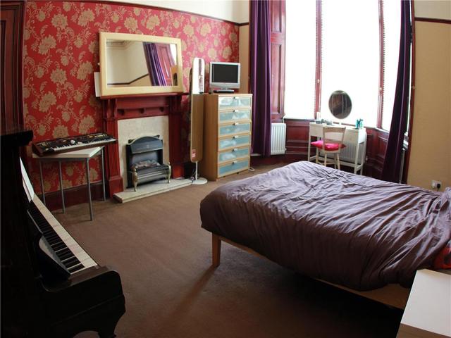  Image of 2 bedroom Flat to rent in Broomhill Terrace Glasgow G11 at Broomhill Glasgow Glasgow, G11 7AG
