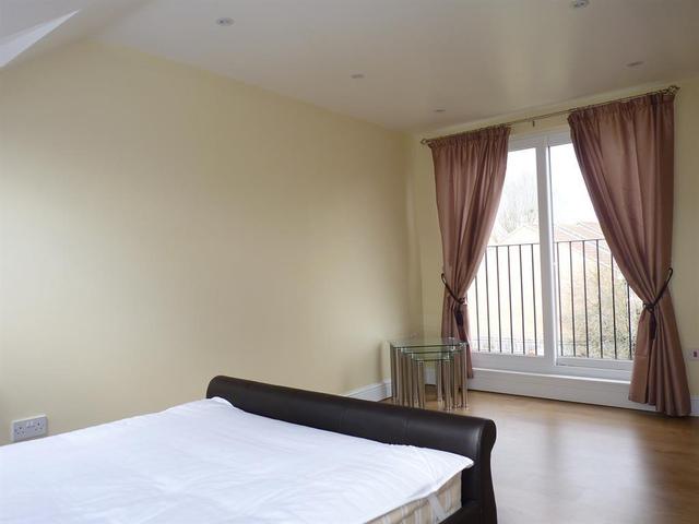  Image of 1 bedroom Flat to rent in Venner Road London SE26 at Sydenham London Sydenham, SE26 5HR