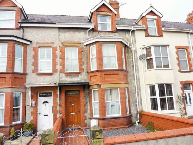  Image of 5 bedroom Terraced house for sale in Bryn Goleu Avenue North Holyhead LL65 at Bryn Goleu Avenue North  Holyhead, LL65 1AD