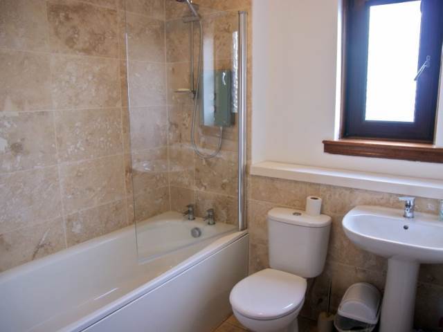  Image of 2 bedroom Flat to rent in Bryson Road Edinburgh EH11 at Polwarth Edinburgh Edinburgh, EH11 1DR