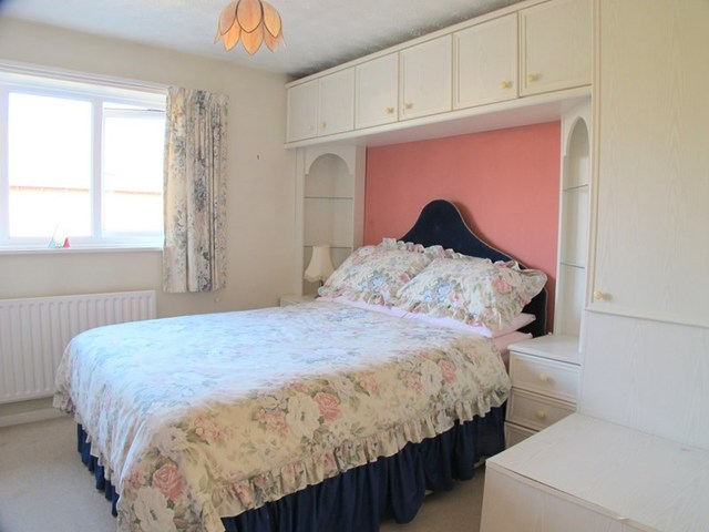  Image of 3 bedroom Detached house for sale in Bullfinch Court Lee-on-the-Solent PO13 at Bullfinch Court  Lee-On-The-Solent, PO13 8LQ