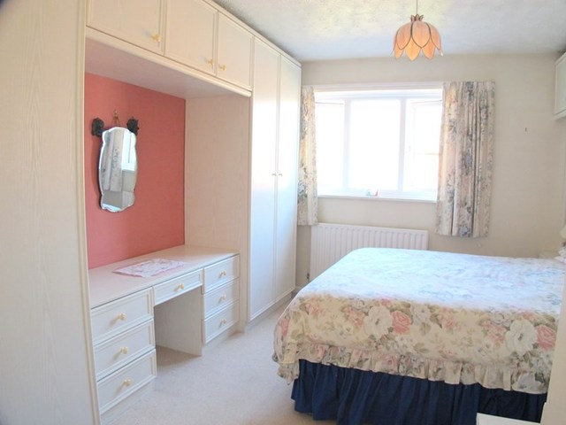  Image of 3 bedroom Detached house for sale in Bullfinch Court Lee-on-the-Solent PO13 at Bullfinch Court  Lee-On-The-Solent, PO13 8LQ