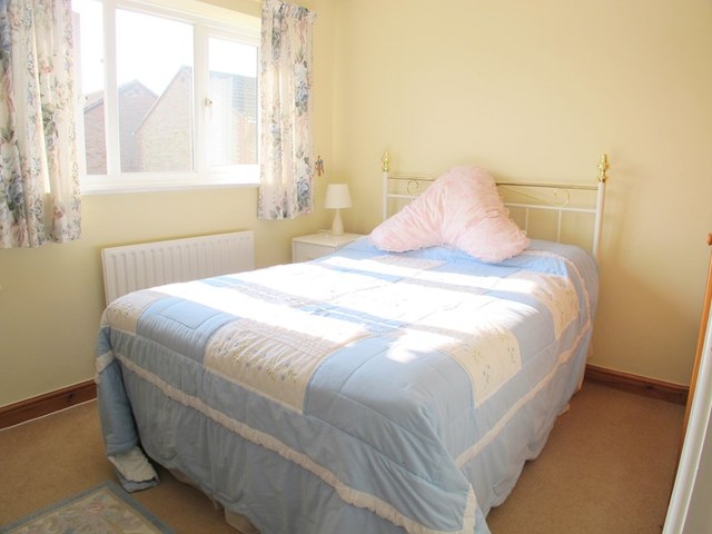  Image of 3 bedroom Detached house for sale in Bullfinch Court Lee-on-the-Solent PO13 at Bullfinch Court  Lee-On-The-Solent, PO13 8LQ