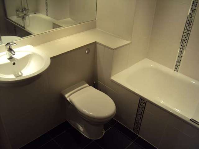  Image of 2 bedroom Apartment to rent in Bunton Street London SE18 at Bunton Street Woolwich London, SE18 6LS