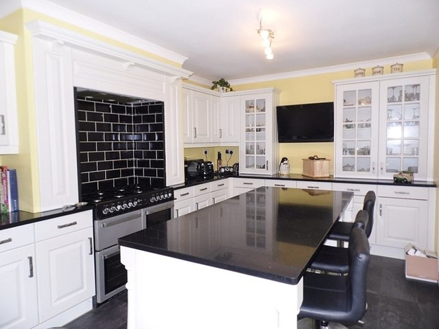  Image of 3 bedroom End of Terrace for sale in Bursledon Place Waterlooville PO7 at Bursledon Place Purbrook Waterlooville, PO7 5NL
