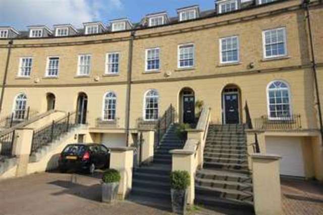  Image of 4 bedroom Town House to rent in Cadugan Place Reading RG1 at Reading, RG1 5PN