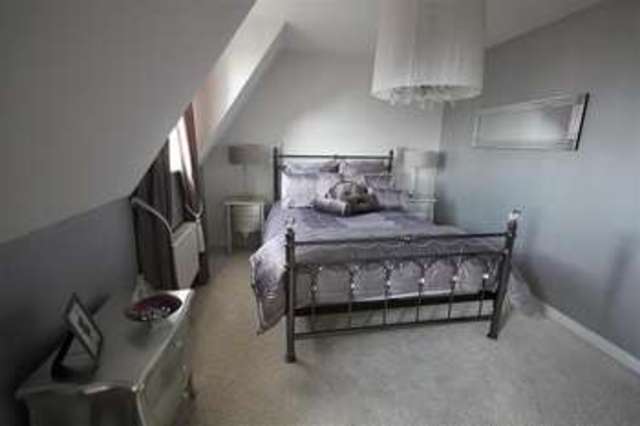  Image of 4 bedroom Town House to rent in Cadugan Place Reading RG1 at Reading, RG1 5PN