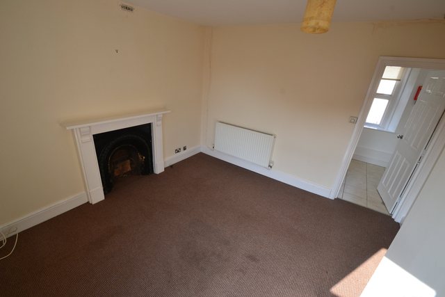  Image of 2 bedroom Flat to rent in Caerau Crescent Newport NP20 at Newport  Newport, NP20 4HG